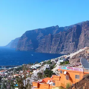 apartamento-con-vista-los-gigantes.in-canary-islands.com/